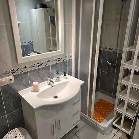Casa Palmera 4 Only 150 Meters To Beach, Heated Pool, Wifi, Sat-tv, Terrace, Central Location, Washing Machine Lägenhet